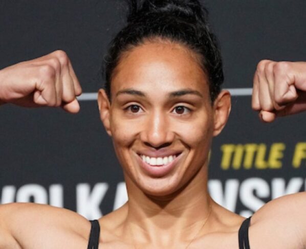 Taila Santos é uma das principais lutadoras do peso-mosca do UFC