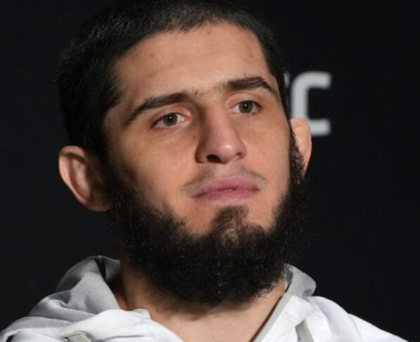 Islam Makhachev dá continuidade ao legado de Khabib Nurmagomedov no peso-leve do UFC