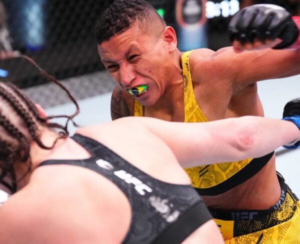 Josiane Nunes integra o top-15 dos galos do UFC