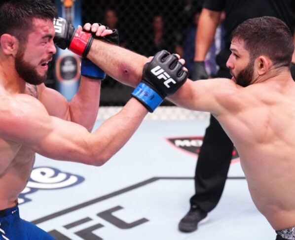 Thiago Moisés busca voltar ao top-15 dos leves do UFC