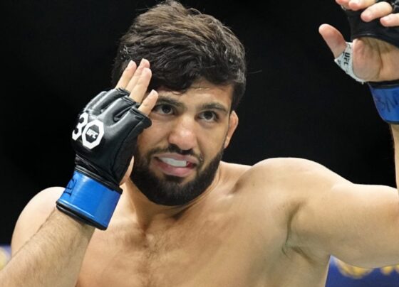 Arman Tsarukyan venceu Beneil Dariush no UFC