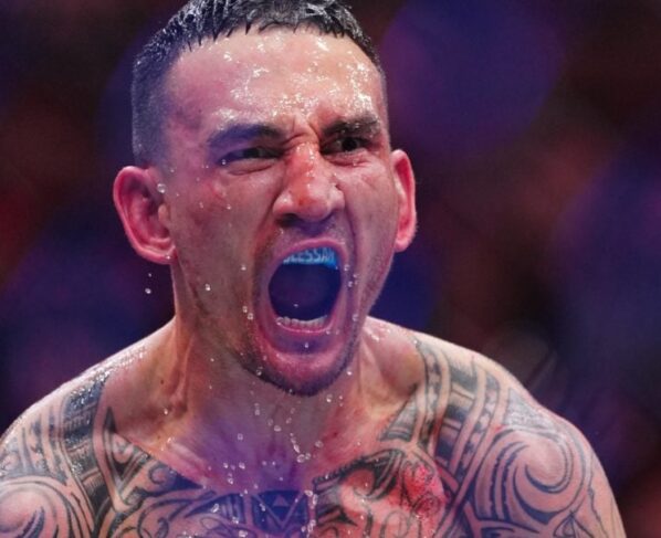 Max Holloway é ex-campeão dos penas do UFC