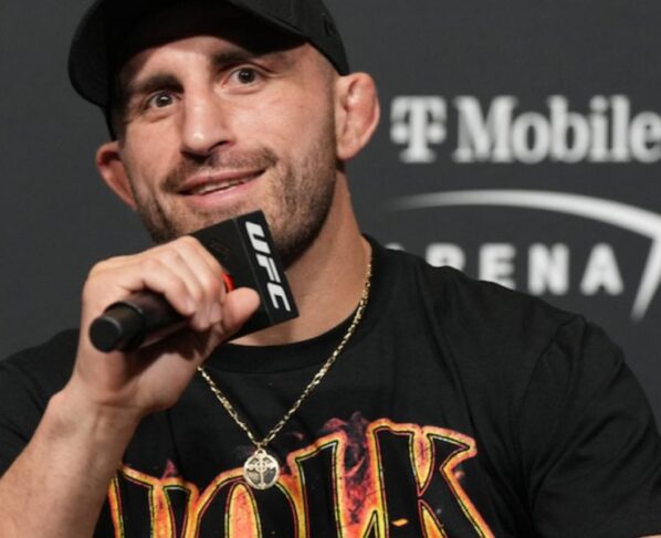 Alexander Volkanovski é campeão dominante dos penas do UFC