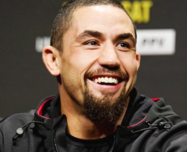 Robert Whittaker é um dos melhores médios da história do MMA