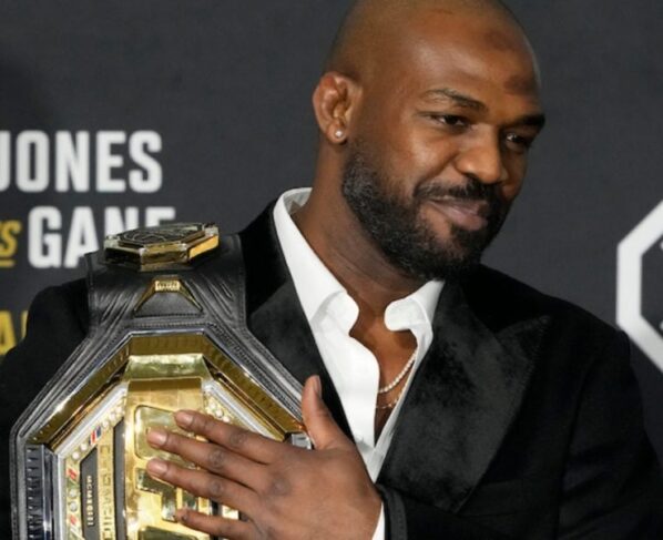 Jon Jones é um ícone do UFC e uma lenda do MMA