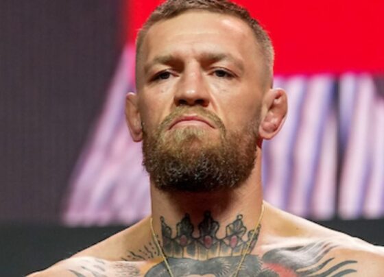 Conor McGregor é ex-campeão do peso-pena e do peso-leve do UFC