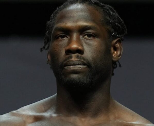 Jared Cannonier se encontrou ao atuar no peso-médio do UFC