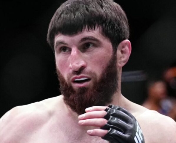 Magomed Ankalaev nocauteou Johnny Walker no UFC