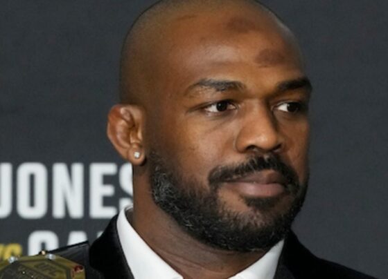 Jon Jones é uma lenda do MMA e integra o Hall da Fama do UFC