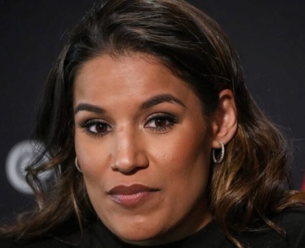 Julianna Peña participa de coletiva do UFC.